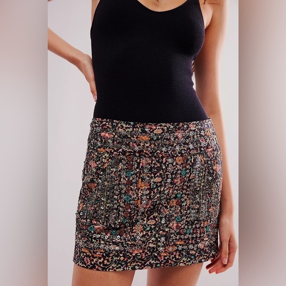 Free People Dresses & Skirts - Free People Embellished Mini Skirt Size Large NWOT